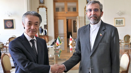 イラン外務次官が日本外務次官と会談；「アジアのアイデンティティ復活は、地域・世界に平和をもたらす」　