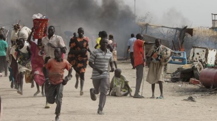 UNCHR;「スーダンからの避難民、80万人超の可能性」