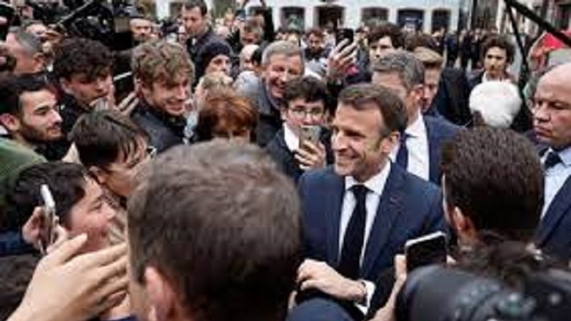 Francia. Grida e fischi contro Macron in Alsazia