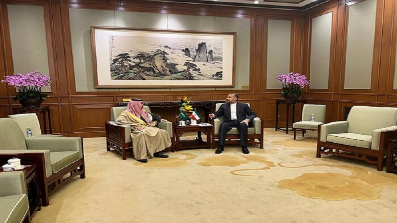 Eýranyň we Saud Arabystanynyň daşary işler ministrleriniň arasyndaky duşuşyk