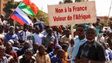 Risveglio anticoloniale africano, Burkina Faso espelle corrispondenti di giornali francesi