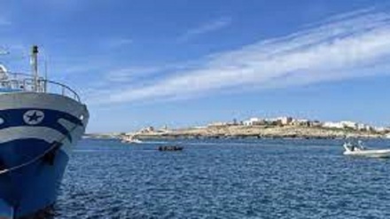 Italia. Nuovi sbarchi a Lampedusa, arrivati 679 migranti in 24 ore