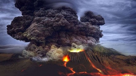 फटा ज्वालामुखी, हवाई यातायात को खतरा, किलोमीटरों आसमान में राख के बादल