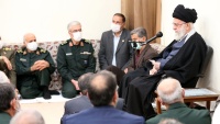 イランイスラム革命最高指導者のハーメネイー師と同国軍の司令官や責任者らの会談