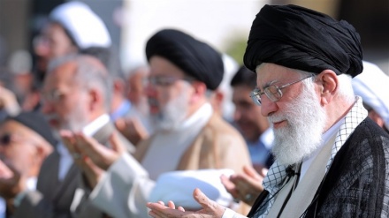 Ayatullah Khamenei akan Mengimami Salat Idul Fitri