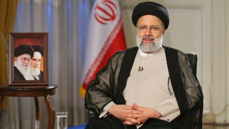  رئیس‌جمهوری ایران  فرارسیدن عید سعید فطر را به سران و مردم کشورهای اسلامی تبریک گفت