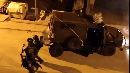 Masuk ke Beit Ummar, Polisi Zionis Bentrok dengan Warga Palestina 