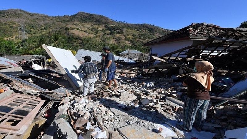רעידת האדמה באינדונזיה: אזהרת הצונאמי הוסרה