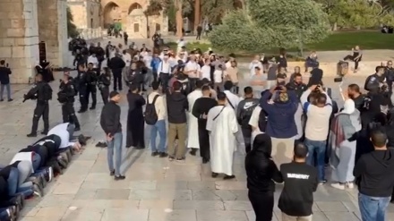 Dikawal Ketat, Puluhan Zionis Masuk ke Kompleks al-Aqsa