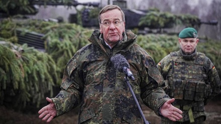 Germania, ministro Difesa: carenze incolmabili, stop alle armi all'Ucraina