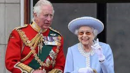 Inghilterra, ai giovani non piace più la monarchia