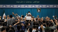 イラン・イスラム最高指導者のハーメネイー師とイラン人大学生1000人以上の会談