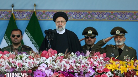 İron İslom Respublikə Ləşkəri ruji parad mərosim