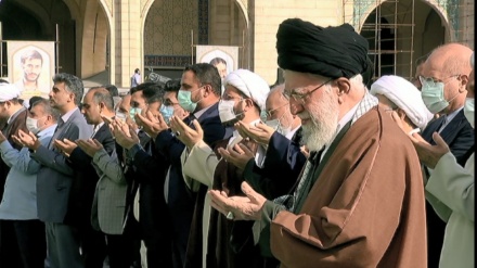 نماز عید فطر در تهران به امامت رهبر معظم انقلاب اقامه شد