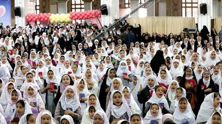 (FOTO) Tabriz, in 10mila festeggiano loro primo Ramadan - 2  