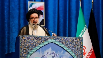 Ayatullah Khatami: Kufeli Marekani katika kuziunganisha nchi dhidi ya Iran ya Kiislamu ni ushindi wa Mwenyezi Mungu