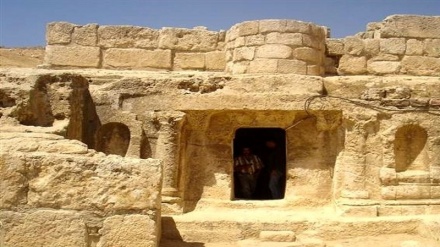 نمایی از غار اصحاب کهف در اردن