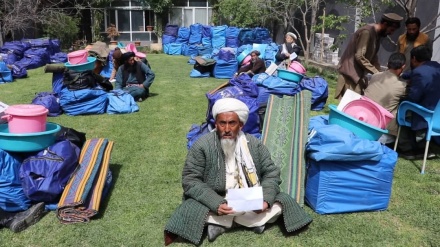 توزیع کمک برای آسیب دیدگان زمین لرزه در شمال شرق افغانستان