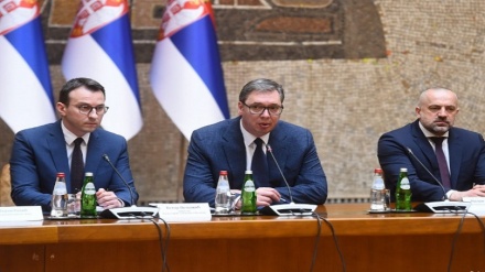 Vuçiq prezanton ankesat e tij para Listës Serbe