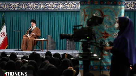 (FOTO) Leader, incontro gli studenti a Tehran - 2                   