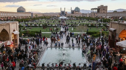 Musim Semi, Isfahan Kedatangan 3,6 Juta Wisatawatan (2)