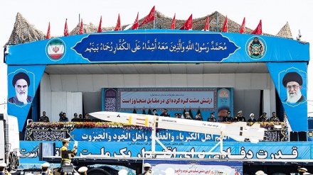 Hari Militer, Angkatan Bersenjata Iran Gelar Parade (1)