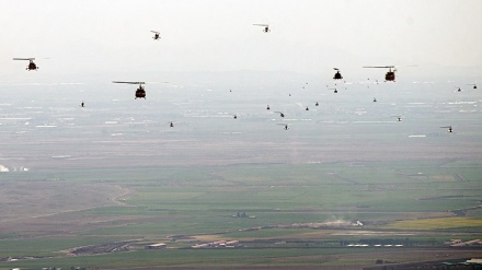 Эрон армияси куни муносабати билан авиация вертолётлари паради(фотожамланма)