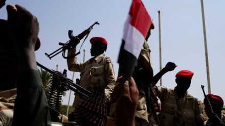 スーダン首都で軍と反政府勢力が激しく衝突
