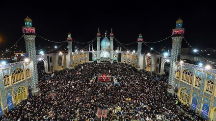 Malam ke-21, Puluhan Ribu Warga Isfahan Doa Bersama (1)
