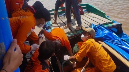 About 11 dead after Indonesia boat capsizes 