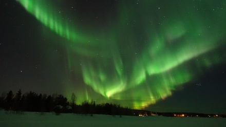 フィンランドで夜空を彩るオーロラが観測