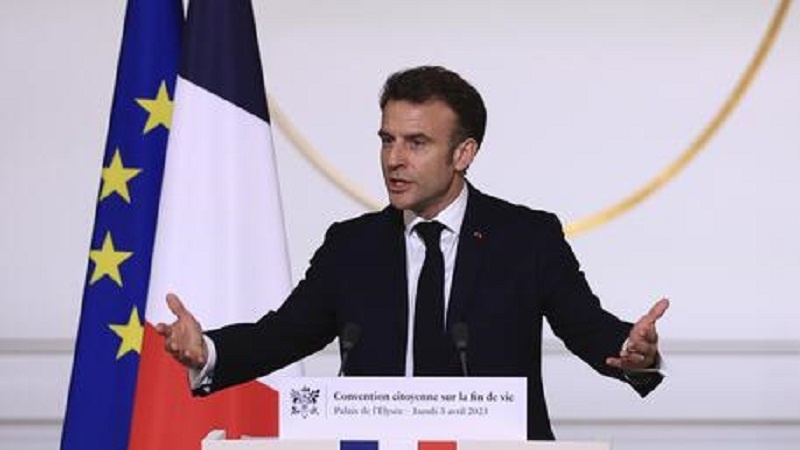 Francia, Macron: 'Dobbiamo continuare a sognare come europei' 