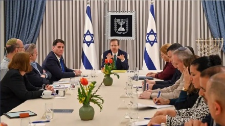 המגעים בבית הרצוג: מחלוקת סביב הרוב בו יוכל בג