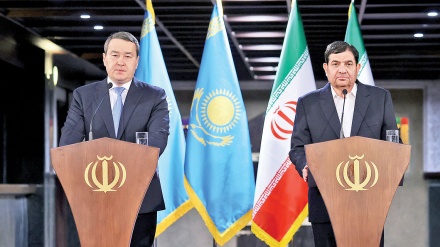 イラン・カザフ間で複数の協力合意覚書が調印