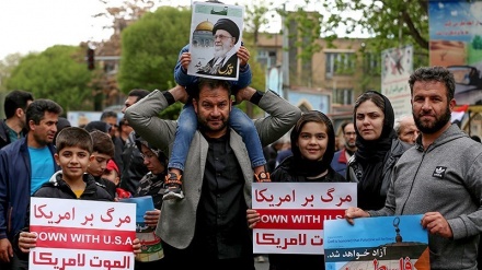 Jutaan Rakyat Iran Turun ke Jalan Teriakkan 