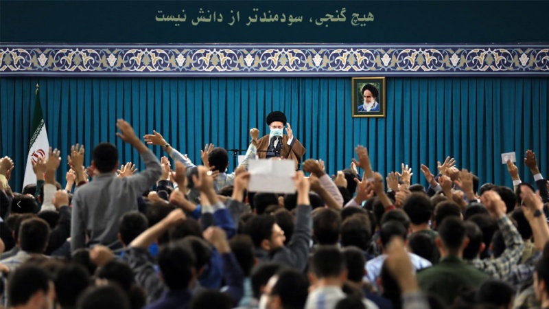 دیدار رمضانی دانشجویان با رهبر معظم انقلاب اسلامی
