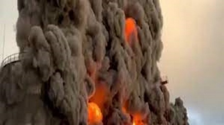 Crimea, inferno di fuoco al deposito di carburanti
