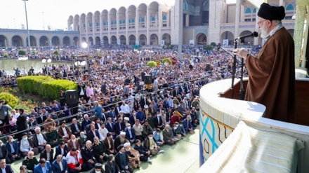 伊朗和世界各地的穆斯林进行开斋节礼拜