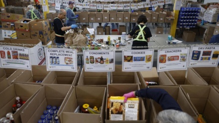 Des Canadiens affluent vers les banques alimentaires