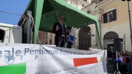 Italia, la protesta dei poliziotti in pensione + VIDEO