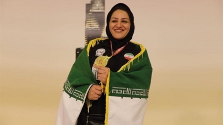 Иранская спортсменка завоевала золотую медаль на чемпионате Азии по армрестлингу