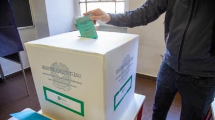Italia: Elezioni amministrative, urne aperte in 595 comuni con 4,5 mln al voto