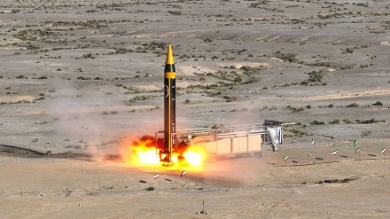 イランが、最新型弾道ミサイル「ハイバル」を公開