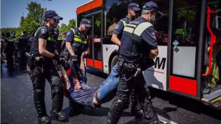 Police arrest more than 1,500 climate activists in peaceful Netherlands protest