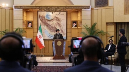 Presidenti iranian kthehet nga udhëtimi dyditor në Siri