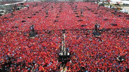 Turchia: Folla oceanica al comizio di Erdogan a Istanbul + VIDEO