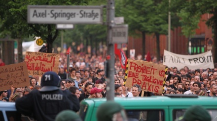 ドイツで、メーデー行進が実施 