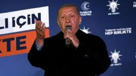 Elezioni Turchia, Erdogan festeggia risultato e accusa gli Usa