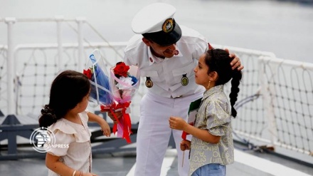 L'arrivo dell'86a flotta della marina a Bandar Abbas + VIDEO