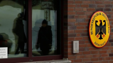 Dëbimi masiv i stafit të ambasadës gjermane nga Rusia